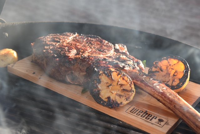 Tomahawk Steak — GrillBella